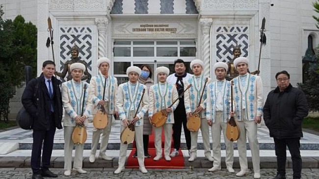 Kazakistanlı Sanatçılar Keçiören’de ” Flash Mob” Yaptılar