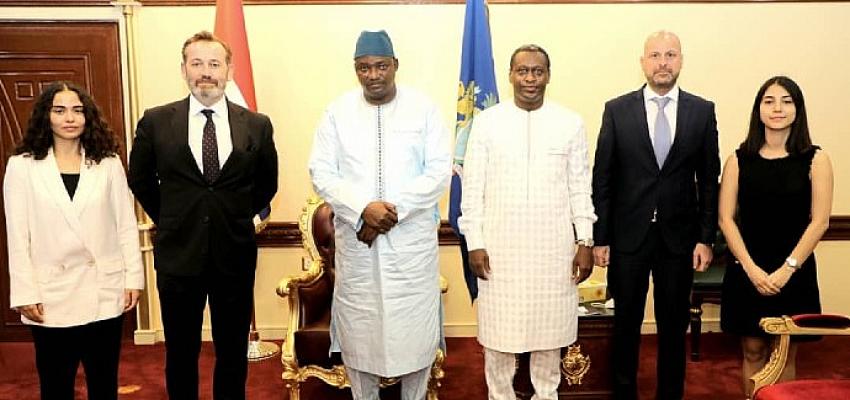 Gambiya Cumhurbaşkanı, Aktif Bank’ı ağırladı