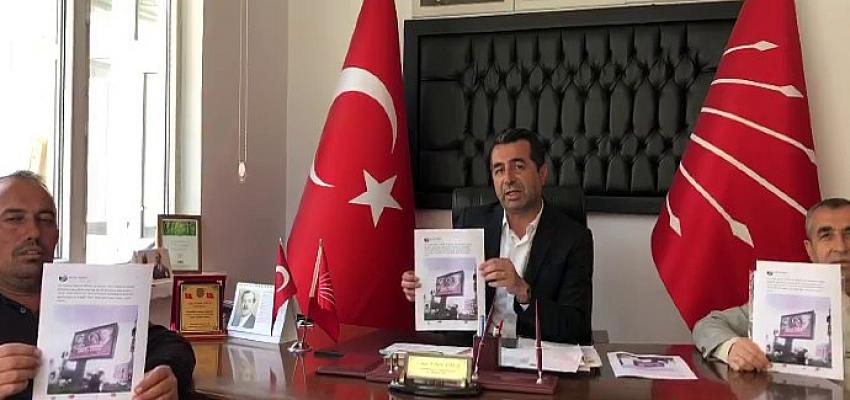CHP Niğde İl Başkanı Erhan Adem, suç örgütü lideri Sedat Peker ile ilgili konuşarak, iktidarı hesap vermeye davet etti.