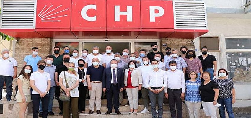 Başkan Böcek’ten CHP’ye ziyaret