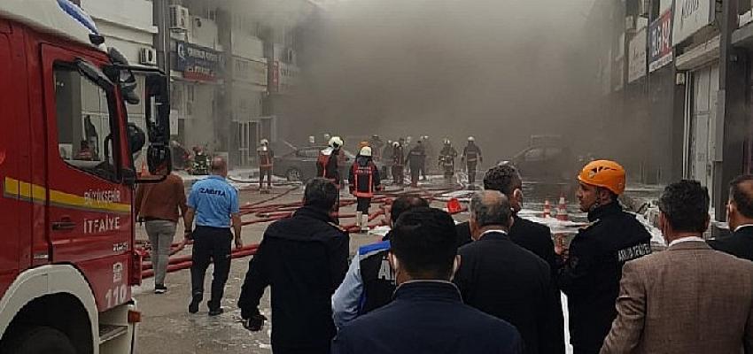 CHP’li Akıllı yangının çıktığı ATB İş Merkezi’nde incelemelerde bulundu