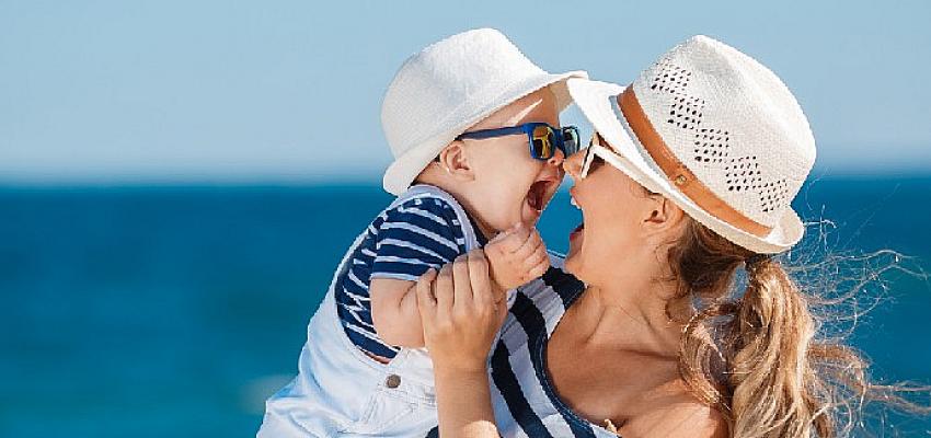 Bebekleri güneşten koruyacak 7 önemli kural