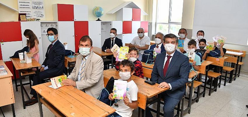 Türkiye Sigorta Çocukları Kitaplarla Buluşturmaya Devam Ediyor
