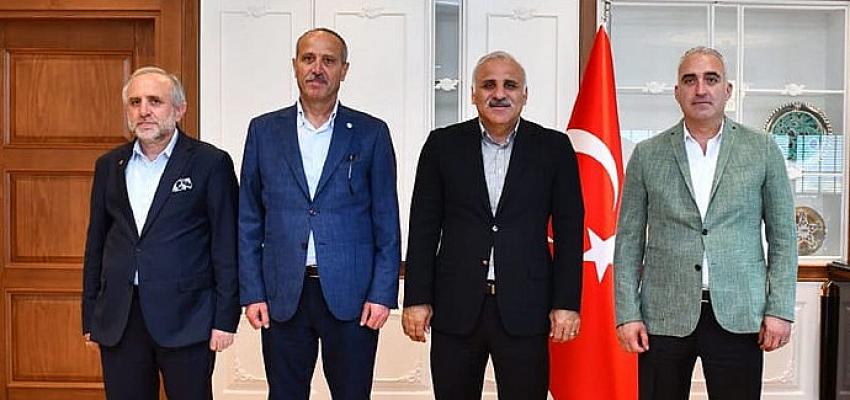 Hacısalihoğlu, Kaldırılan Tabela Konusunda Belediye Başkanını Ziyaret Etti