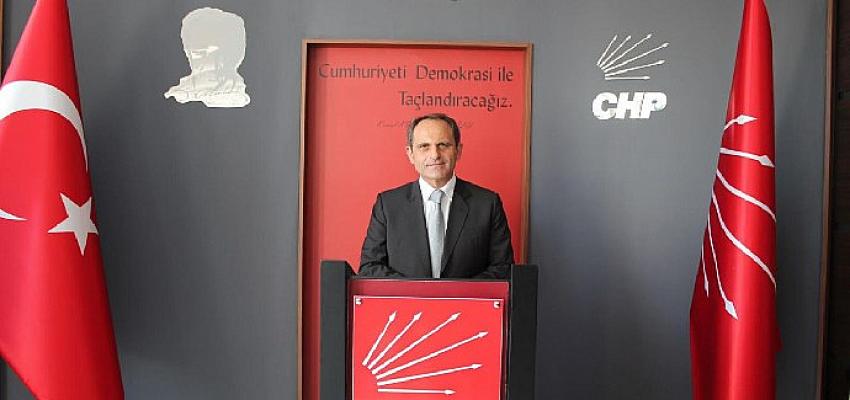 CHP Sakarya İl Başkanı Ecevit Keleş: Demokrasimizin temel taşı olan muhtarlarımızın günü kutlu olsun