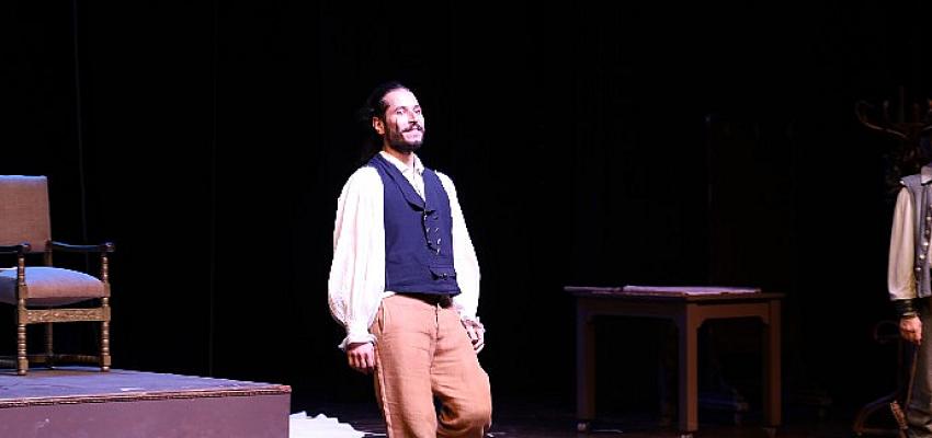 İBB Şehir Tiyatroları’nın yeni oyunu “Moby Dick” Sultangazi seyircisiyle buluştu