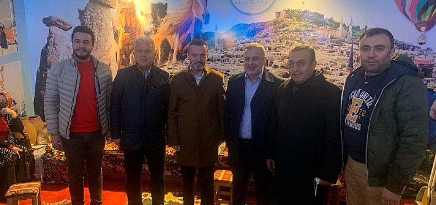 Tuzcuoğlu ve Kandemir Festivalde Nevşehir Belediyesi Standını Ziyaret Etti