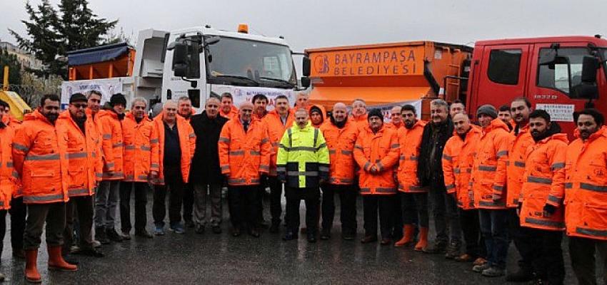 Bayrampaşa Belediyesi karla mücadele ekibi aralıksız çalıştı