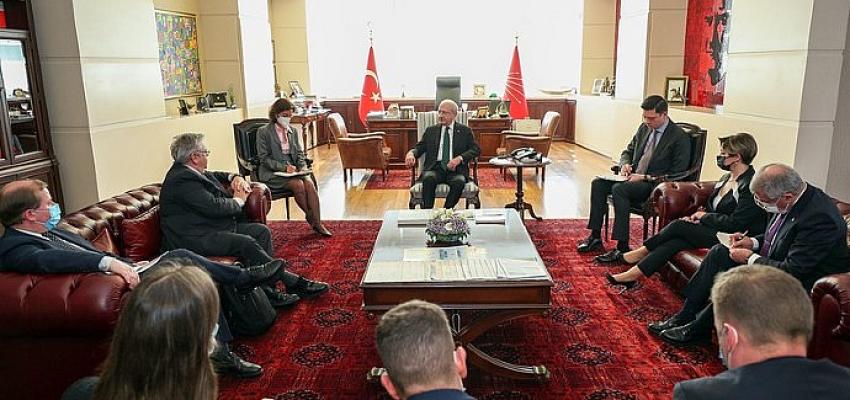 CHP Genel Başkanı Kemal Kılıçdaroğlu, AP Türkiye Raportörü Amor’u Kabul Etti