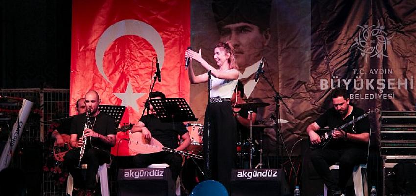 Aydın Büyükşehir Belediyesi’nin Bahar Konserleri Yoğun İlgi Görüyor