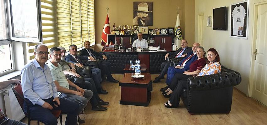 CHP Genel Başkan Yardımcısı ve Basın Sözcüsü Tekirdağ Milletvekili Faik Öztrak ve CHP Tekirdağ Milletvekili İlhami Özcan Aygun’dan Belediye Başkanı Ulaş Yurdakul’a Ziyaret