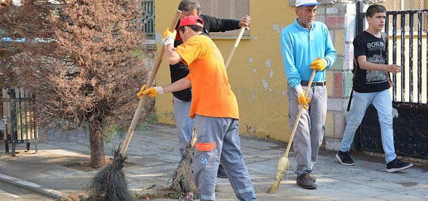 Çumra Belediyesi Dolu Yağış Sonrası Temizlik Çalışması Yaptı