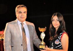 Karabağlar’da “Bilim, Sanat, Sporla Başarılı Geleceğe Destek Projesi” spor müsabakaları ödülleri sahiplerini buldu.