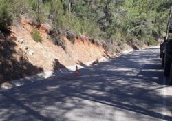 Kemer Belediyesi: Sevlere Düşen Kaya Parçaları ve Toprak Yığınları Temizleniyor