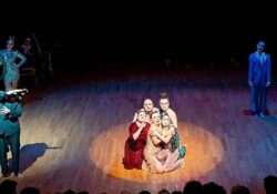 ENKA Açıkhava Tiyatrosu’nda çocuklara illüzyon,   büyüklere tiyatro gösterileri