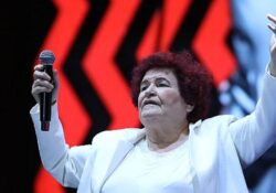 İstanbul Festivali’nde Selda Bağcan  Unutulmaz Bir Konsere İmza  Attı