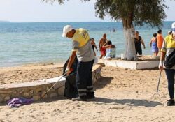 Didim Plajlarında Temizlik Çalışmaları Sürüyor
