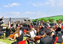 Türkiye Gençlik Filarmoni Orkestrası, Enerjisa Üretim’in rüzgar enerjisi santralinde özel konser verdi