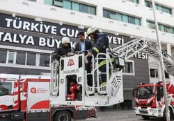 Antalya Büyükşehir Belediyesi’nde acil durum tatbikatı yapıldı