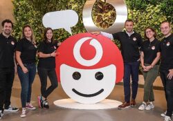 Vodafone'un Dijital Kahramanı TOBi 2022'de 140 Milyon Sohbet Gerçekleştirdi