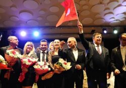 Karşıyaka'da 18 Mart'a Özel Program: “Bir Ulusun Doğuşu” Canlandırıldı