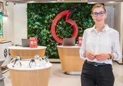 Vodafone'dan yeni nesil mağazalara 160 Milyon TL'ye yakın yatırım