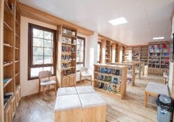 İzmir'in 24 saat yaşayan 100. Yıl Kitap Kafe ve Kütüphanesi açıldı