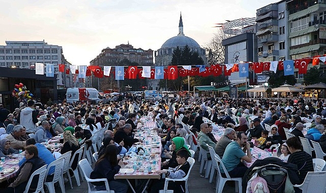 Büyükşehir’in iftar sofrası her gün 3 bin kişiyi ağırlıyor