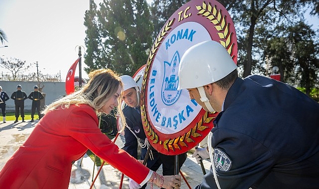 Konak Çanakkale şehitlerini andı